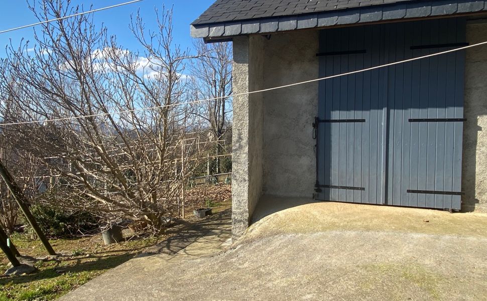  Maison contemporaine avec vues spectaculaires proche d'un village Pyreneen